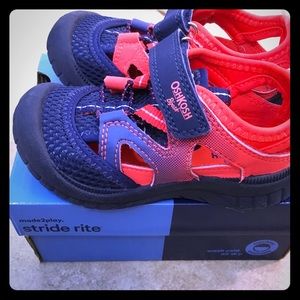 💜NWT Oshkosh sneakers